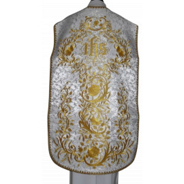Roman chasuble white embroidered IHS (70)