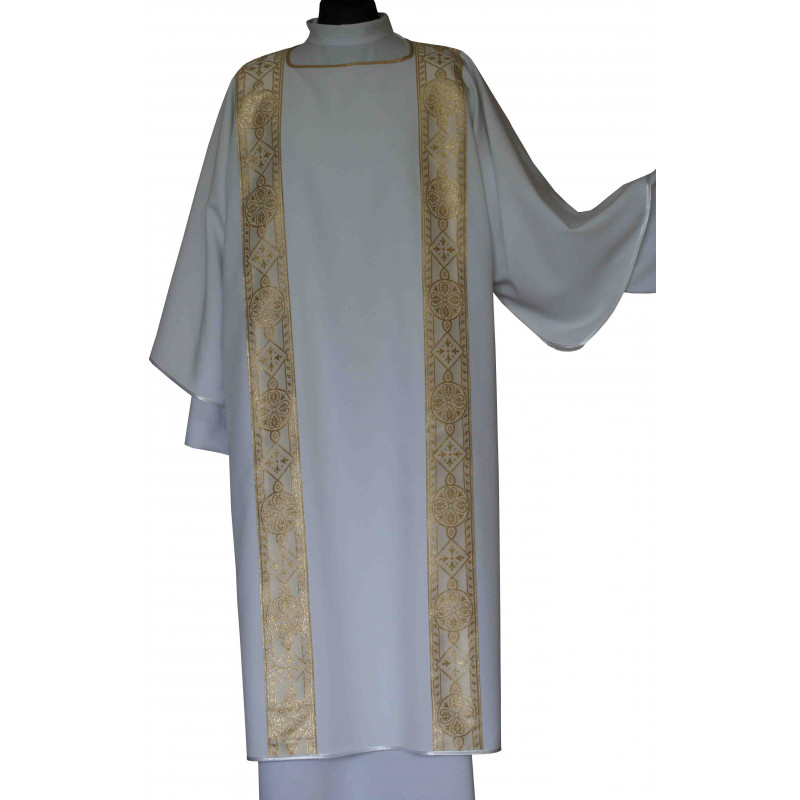 Dalmatic, white color