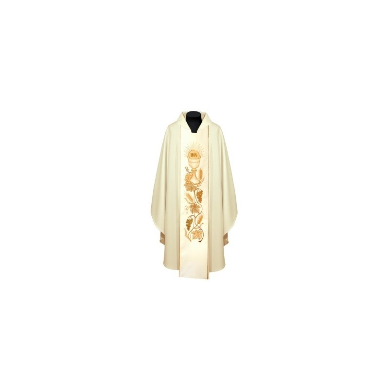 Richly embroidered chasuble (88A)