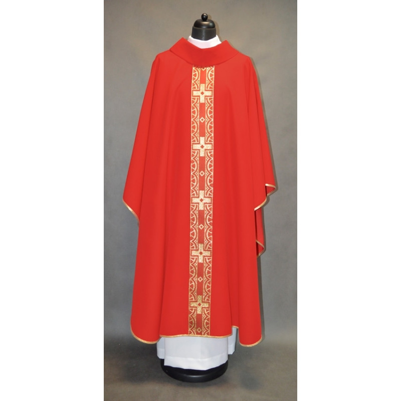 Chasuble with crosses red