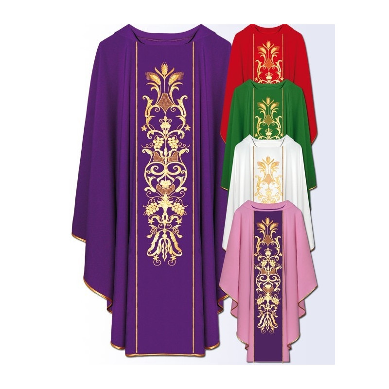 Chasuble with computer-embroidered belt (645)