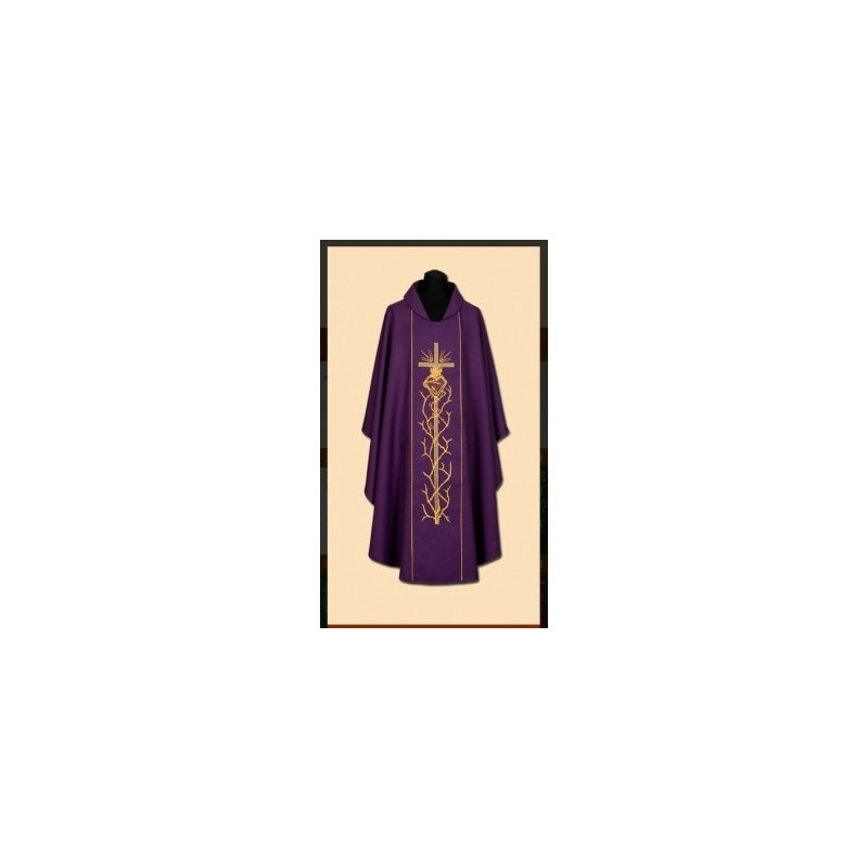 Richly embroidered chasuble (1A)