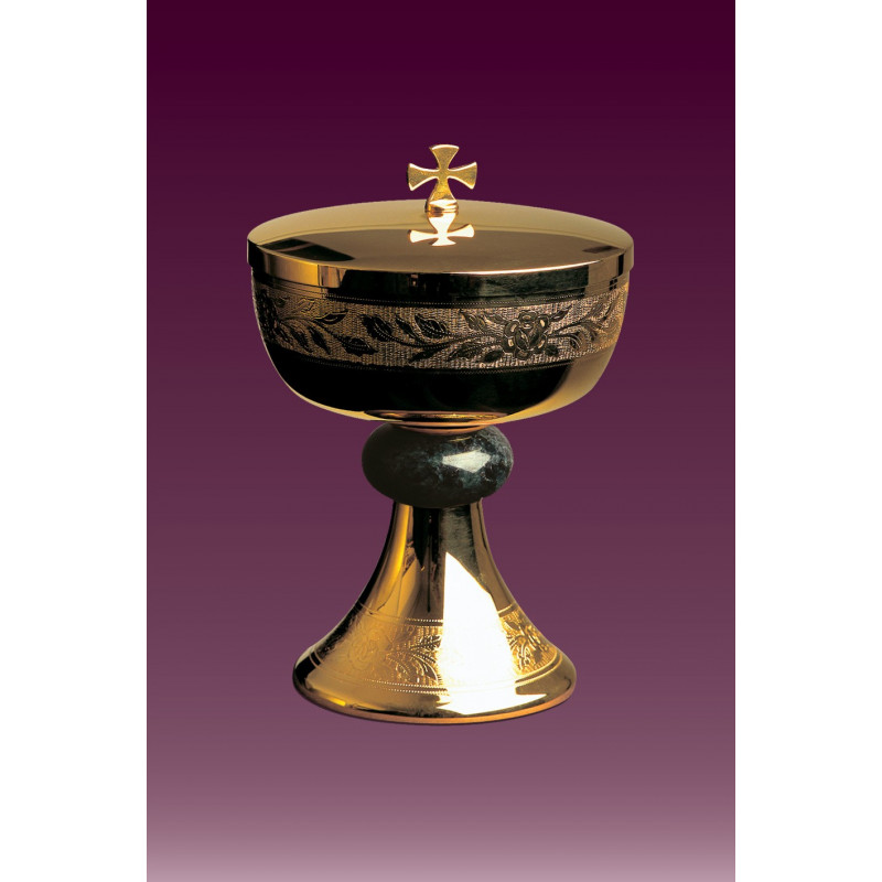Ciborium for communicators, with Italian marble, decorated with engraving