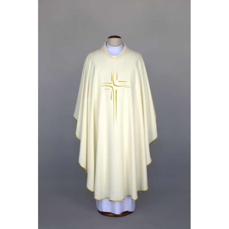 Embroidered ecru chasuble - cross (A5)