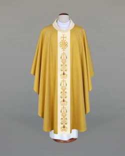 Gold-embroidered chasuble - IHS