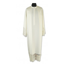 Traditional priest alb with guipure, ecru (14)