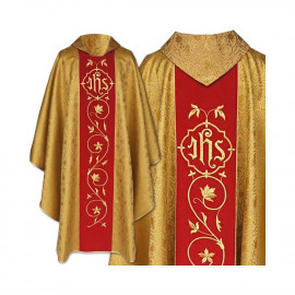 Gold embroidered gothic chasuble - brocade fabric (43)