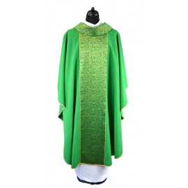 Elegant chasuble in green