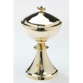 Gilded ciborium with a small cross stitch pattern