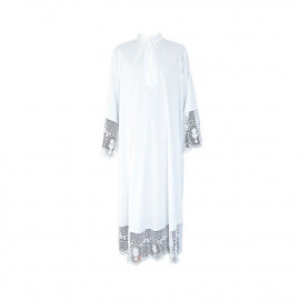 Alb priest with guipure chalice pattern