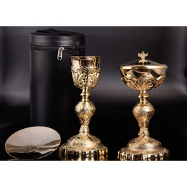 Set of chalice + ciborium + paten + 2 cases (15)