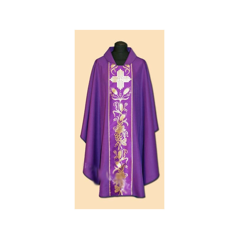 Embroidered chasuble (28A) - Best Catholic Shop