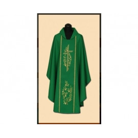Richly embroidered chasuble (96A)