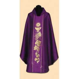 Embroidered chasuble (25A)