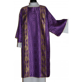 Dalmatics color violet