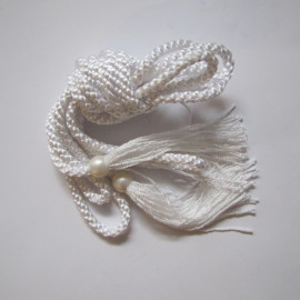 Decorative white cincture