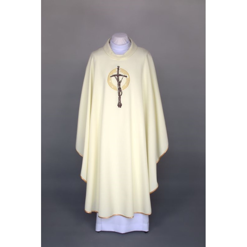 Embroidered ecru chasuble - Papal Cross (A4) - Best Catholic Shop